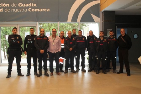 Visita de bomberos y Protección Civil al Hospital de Alta Resolución de Guadix (JUNTA)