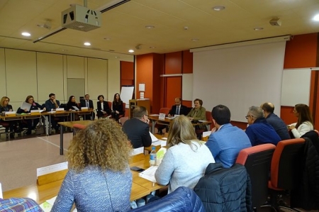 nicio de la XI edición del Máster de Economía de la Salud con la directora gerente de la EASP, Blanca Fernández-Capel y el vicerrector de Docencia de la UGR, Juan Manuel Martín (EASP) nicio de la XI edición del Máster de Economía de la Salud con la directora gerente de la EASP, Blanca Fernández-Capel y el vicerrector de Docencia de la UGR, Juan Manuel Martín (EASP)
