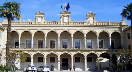 Fachada del Ayuntamiento de Guadix 