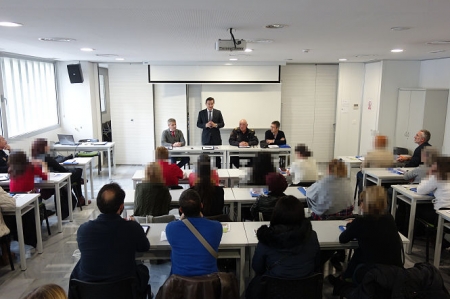 Luis Salvador ha inaugurado las jornadas sobre violencia de género para la policia local (JAVIER ALGARRA) Luis Salvador ha inaugurado las jornadas sobre violencia de género para la policia local (JAVIER ALGARRA)