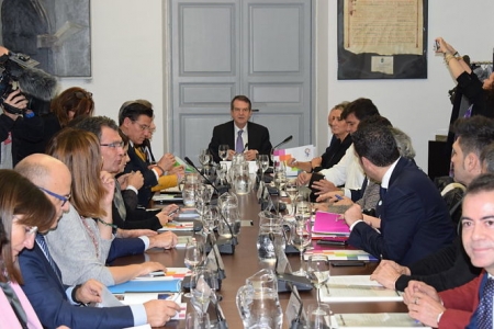 Luis Salvador ha acudido a la reunión de la Famp Luis Salvador ha acudido a la reunión de la Famp