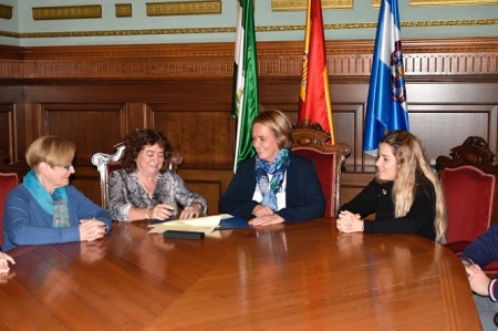 Momento de la firma del convenio (AYTO. MOTRIL) Momento de la firma del convenio (AYTO. MOTRIL)