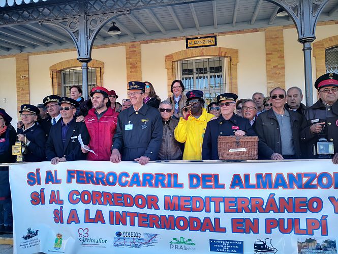 Manifestación de colectivos ferroviarios (AAF COMARCA DE BAZA)