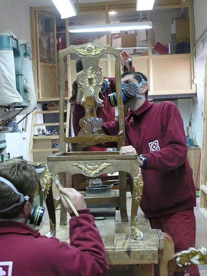 Imagen de uno de los talleres ralizados en la Escuela de Artesanía, Restauración y Rehabilitación del Patrimonio Histórico, Artístico y Cultural del Albaycin (JUNTA)