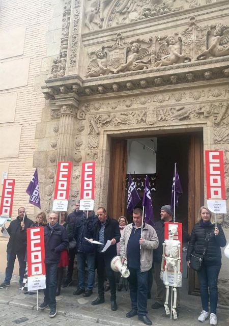 concentración de CCOO en el Museo Arqueológico (COMISIONES OBRERAS) concentración de CCOO en el Museo Arqueológico (COMISIONES OBRERAS)