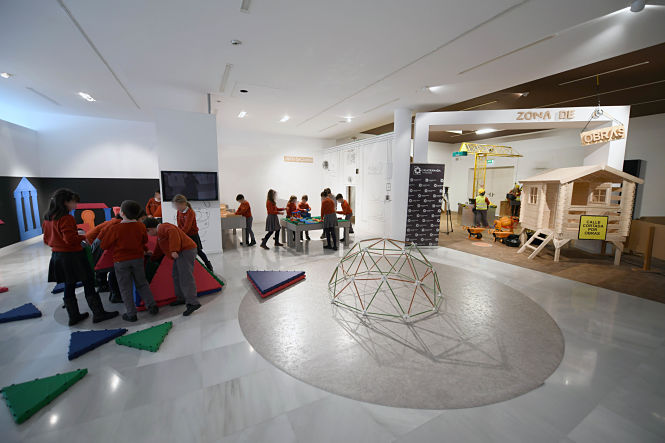 Expocisión en construcción (CAJAGRANADA FUNDACIÓN)