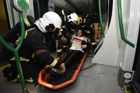 Simulacro de incendio realziada en el metro (JUNTA) Simulacro de incendio realziada en el metro (JUNTA)