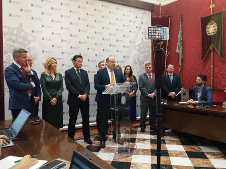 El presidente del PP de Granada y primer teniente de alcalde, Sebastián Pérez, en rueda de prensa con Luis Salvador (Cs) (EUROPA PRESS)