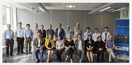 Los profesores Daniel Arias Aranda y Luis Miguel Molina Fernández, del departamento de Organización de Empresas I de la UGR, en la reunión de lanzamiento (UGR) 