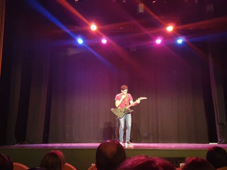 El ganador durante su actuación (AYTO. CÚLLAR VEGA) 