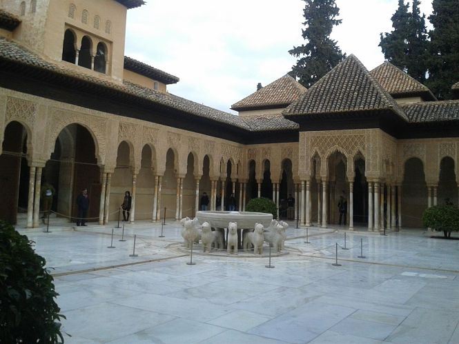 Patio de los Leones de la Alhambra 
