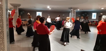Las alumnas del taller de flamencoterapia que se imparte en Huétor Tájar (AYTO. HUÉTOR TÁJAR)