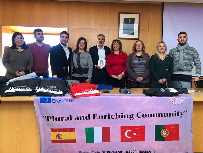 Visita al Ayuntamiento de alumnos y profesores (AYTO. ÓRGIVA)