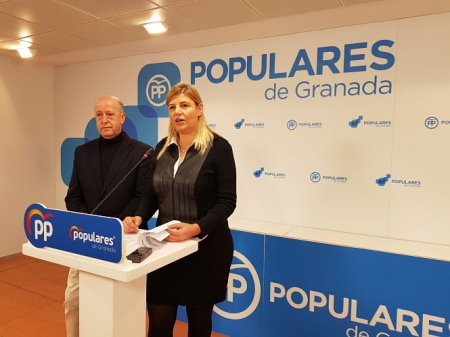 Inmaculada Hernández y Manuel Lucena en rueda de prensa (PP) Inmaculada Hernández y Manuel Lucena en rueda de prensa (PP)