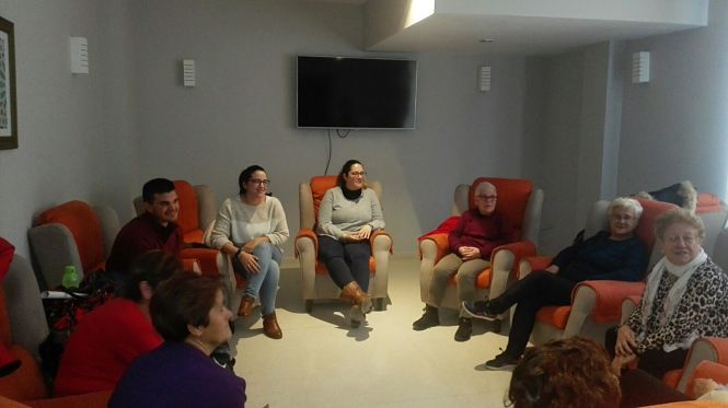 Una de las `tertulias terapétuticas` organizadas por el Centro de Participación Activa de Mayores de Huétor Tájar (AYTO. HUÉTOR TÁJAR)