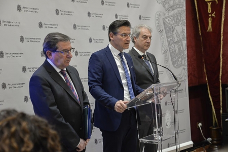 Luis Salvador ha presentado el proyecto de presupuestos del Ayuntamiento de Granada (JAVIER ALGARRA) Luis Salvador ha presentado el proyecto de presupuestos del Ayuntamiento de Granada (JAVIER ALGARRA)