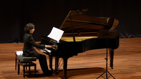 Momento de un concierto de Pablo Ruiz Segura (AYTO. ALMUÑÉCAR)