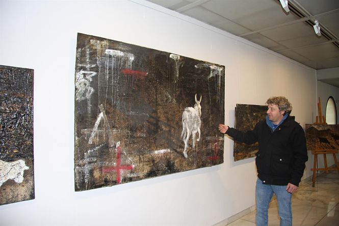 Imagen de la muestra `Apatía Animale`, y el pintor Gabrielle Cantadore (CAJA RURAL)