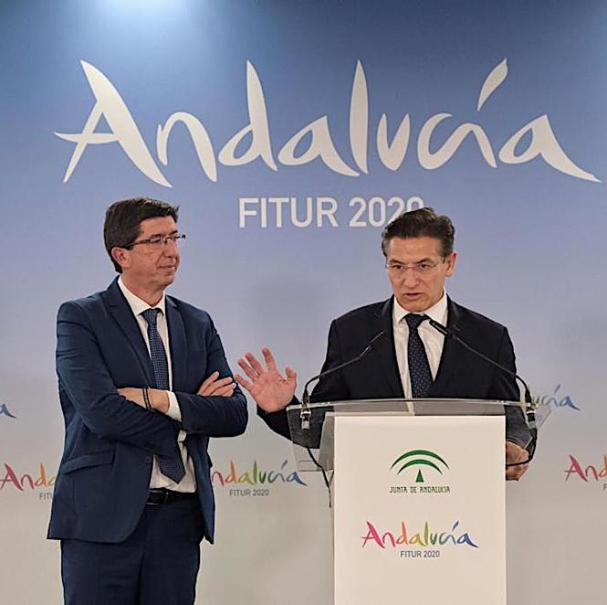 Juan Marín y Luis Salvador, en Fitur (JAVIER ALGARRA)