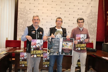 Imagen de la presentación de los actos de la marcha `La Desbandá` en el Ayuntamiento de Granada (PODEMOS-IU) Imagen de la presentación de los actos de la marcha `La Desbandá` en el Ayuntamiento de Granada (PODEMOS-IU)