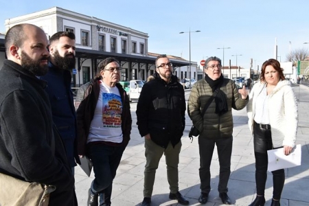 Plataforma del tren de Izquierda Unida (IU) Plataforma del tren de Izquierda Unida (IU)
