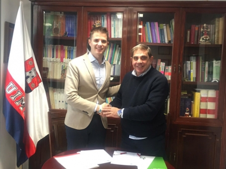 Carlos Álvarez Navas-Parejo, presidente Club de Marketing Granada y Federico A. Castillo Blanco, secretario general de la Unión Iberoamericana de Municipalistas (CLUB MARKETING GRANADA) Carlos Álvarez Navas-Parejo, presidente Club de Marketing Granada y Federico A. Castillo Blanco, secretario general de la Unión Iberoamericana de Municipalistas (CLUB MARKETING GRANADA)