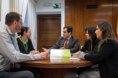 Miembros del PP durante la reunión con el comité de empresa de la EASP (PP) Miembros del PP durante la reunión con el comité de empresa de la EASP (PP)