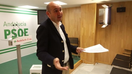 El secretario de Política Institucional del PSOE de Andalucía, Francisco Conejo, en rueda de prensa (EUROPA PRESS) 