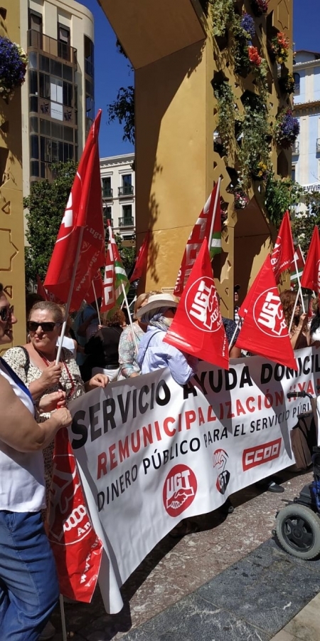 Manifestación de los trabajadores de ayuda a domicilio de Granada (UGT)