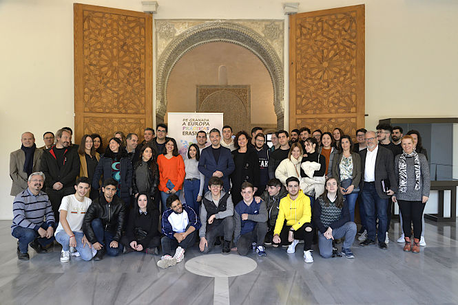 Entrega de diplomas a los alumnos `Granada FP Share +´ (JAVIER ALGARRA) 