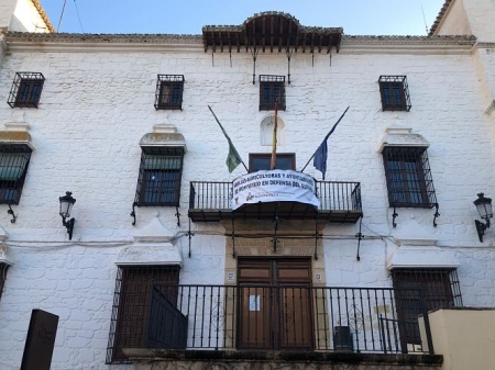 Fachada del Ayuntamiento de Montefrío (AYTO. MONTEFRÍO) Fachada del Ayuntamiento de Montefrío (AYTO. MONTEFRÍO)
