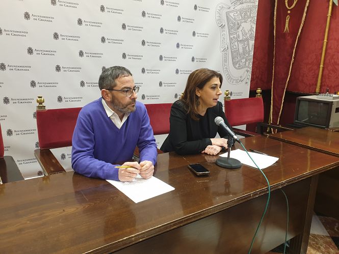 Miguel Ángel fernández Madrid y Raquel Ruz en rueda de prensa (PSOE)