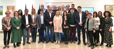 Foto de familia tras el acto (PP) 