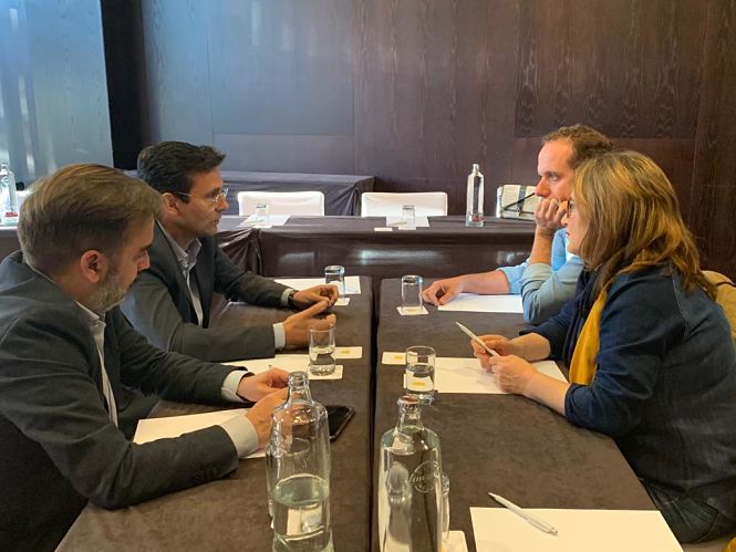 Miembros del PSOE y de Fampa Alhambra durante la reunión (PSOE) 