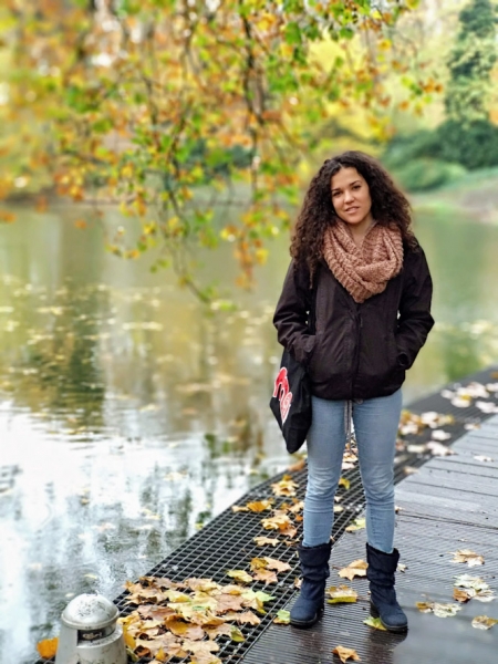 La investigadora de la UGR Lucía Estevan Reina es la autora principal de este trabajo (UGR) 