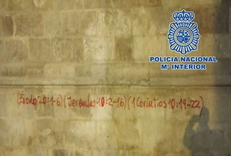 Pintadas realizadas en la Catedral (POLICIA NACIONAL)