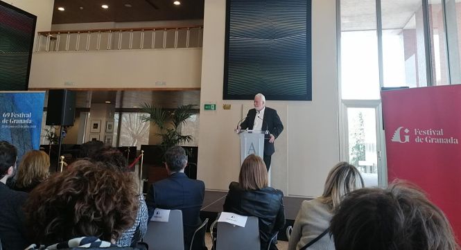 Antonio Moral durante su tiempo de intervención en el Auditorio Nacional (Madrid) al presentar el 69 Festival de Música y Danza de Granada (MÓVIL) 
