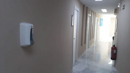 Dispensador de gel en Almuñécar (AYTO. ALMUÑECAR) 