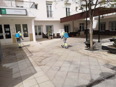 Desinfección del consultorio de Salar (IU) 