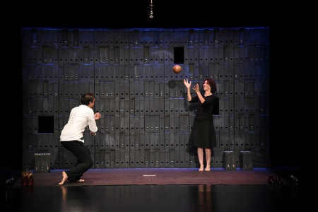 Imagen de la representación de una obra de teatro (DIPUTACIÓN) 