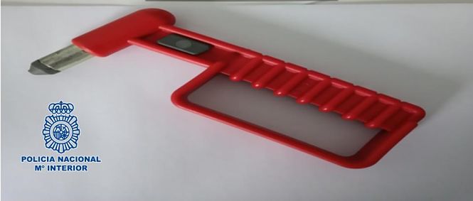 Herramienta intervenida al presunto ladrón (POLICÍA NACIONAL) 