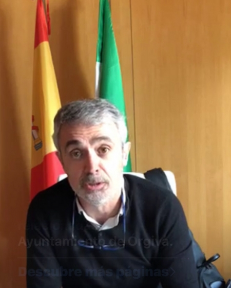 Raúl Orellana, Alcalde de Órgiva durante una retransmisión (AYTO. ÓRGIVA) 