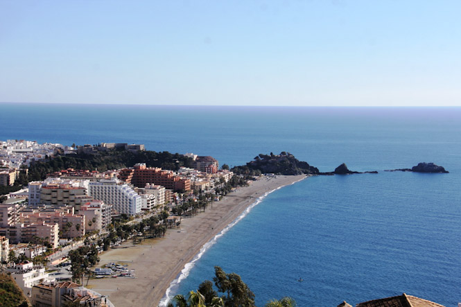 Vista panorámica de la Playa de San Cristóbal en Almuñécar (AYTO. ALMUÑECAR) 