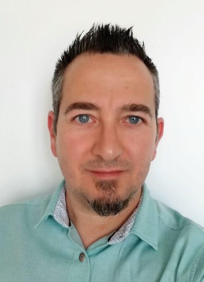 Cristóbal Lozano, profesor de Lingüística Inglesa Aplicada)(UGR) 