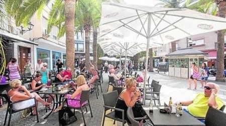 Terraza de un bar de Motril (AYTO. MOTRIL) 