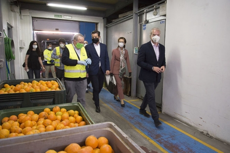 Visita de Luis Salvador al Banco de Alimentos (JAVIER ALGARRA) Visita de Luis Salvador al Banco de Alimentos (JAVIER ALGARRA)