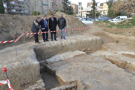 Visita a las obras de la Plaza Poeta Rafael Guillén (JAVIER ALGARRA/ARCHIVO) Visita a las obras de la Plaza Poeta Rafael Guillén (JAVIER ALGARRA/ARCHIVO)