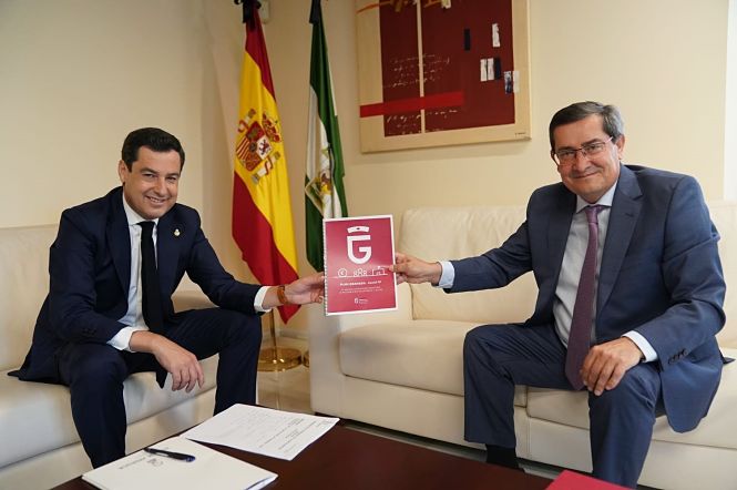 Reunión entre los presidentes de la Junta de Andalucía y la Diputación de Granada, Juanma Moreno y José Entrena (DIPUTACIÓN) 
