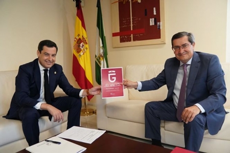 Reunión entre los presidentes de la Junta de Andalucía y la Diputación de Granada, Juanma Moreno y José Entrena (DIPUTACIÓN) 