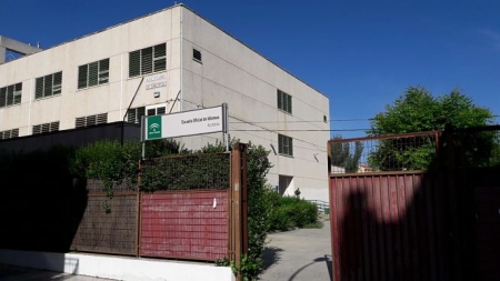 Fachada de la Escuela Oficial de Idiomas de Granada (JUNTA) 